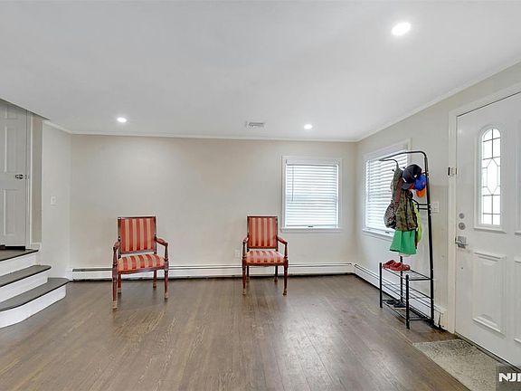 3rd image of 119 Sussex Rd