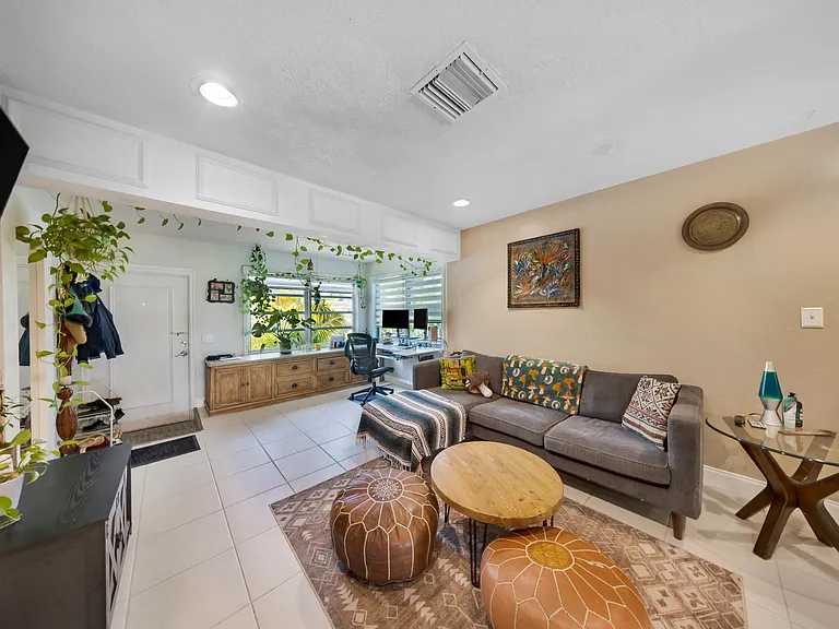 2326 Harding St #2326 — Photo 5