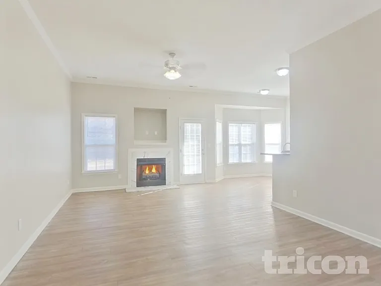 3424 Ann Franklin Ct — Photo 2