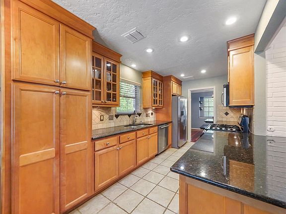 5th image of 16125 Acapulco Dr