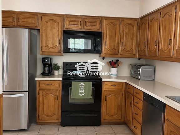 4th image of 2302 Greenpark Dr