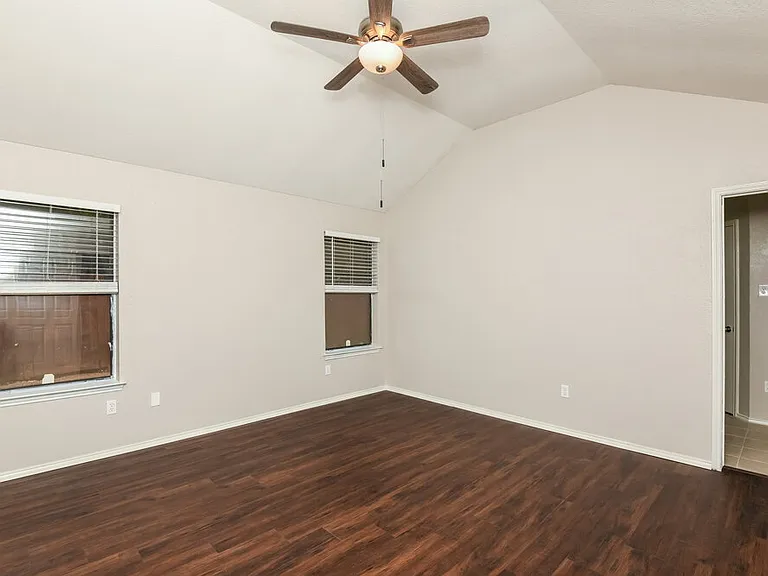 629 Ozark Ave — Photo 9