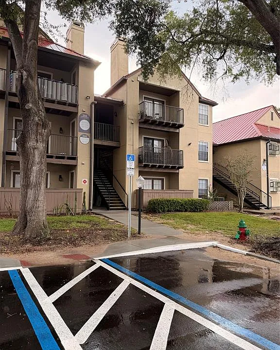 246 Afton Sq #106
