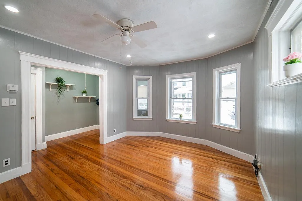 2 bed, 1100 sqft, $2,700 — Photo 2