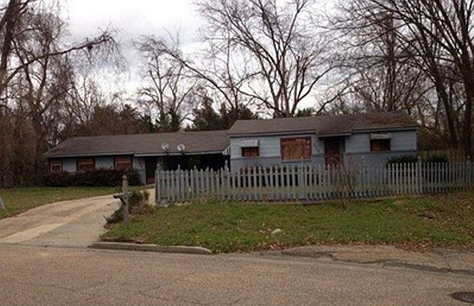 1st image of 3705 Parkview St