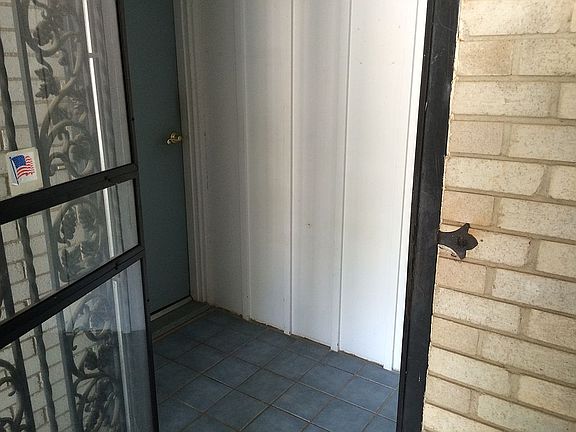 3rd image of 501 Leslie Dr