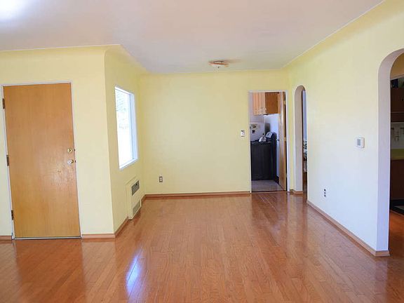 4th image of 3920 Henderson Blvd SE