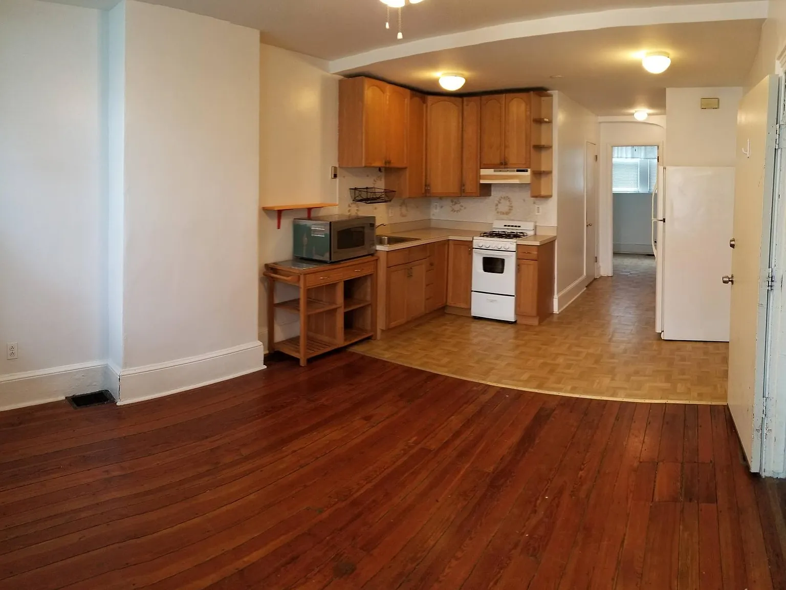 922 Ellsworth St — Photo 2