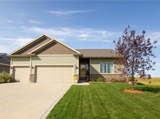 908 NW Autumn Park Dr, Grimes, IA 50111