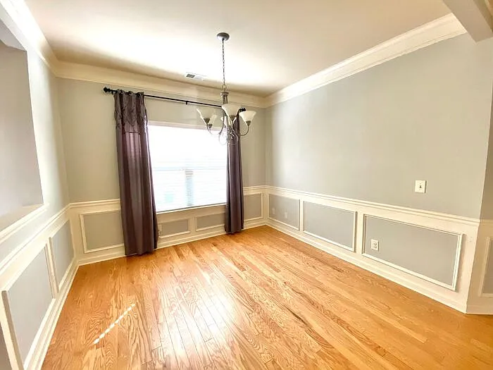 302 Montgomery Way — Photo 8