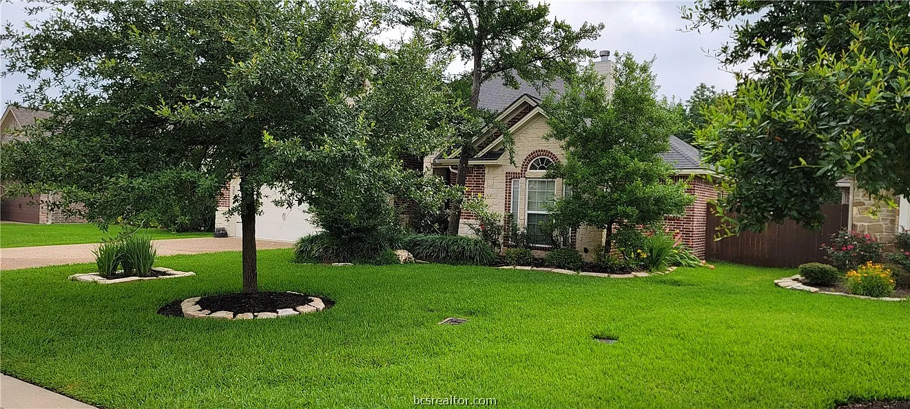 3 bed, 2.5 bath, 2150 sqft, $2,495 — Photo 3