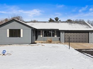 780 Otto Rd, Machesney Park, IL 61115