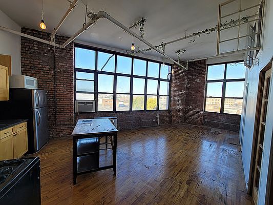 2nd image of 54 Knickerbocker Ave APT 4C