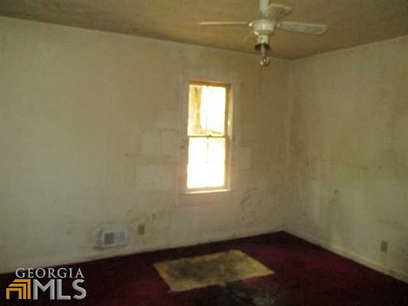 5th image of 2987 Creekview Ct NE