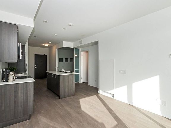 2nd image of 7711 Green Vista Gate #505