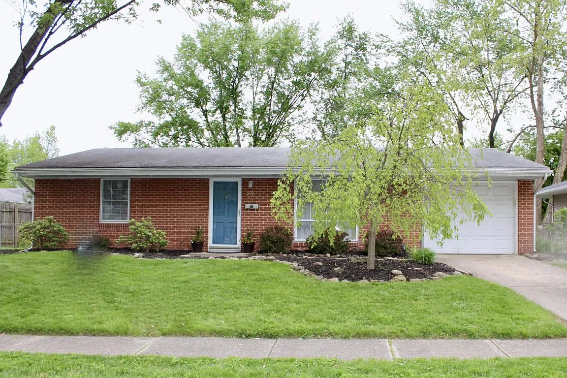 276 Regents Rd photo 1