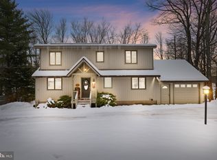 113 Indian Dr, Greentown, PA 18426