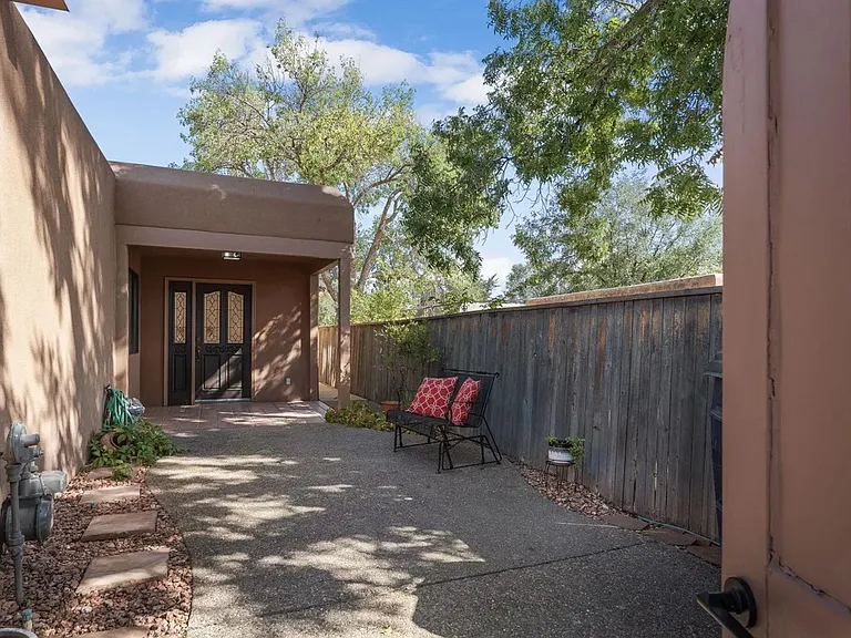 2616 Don Pedro NW — Photo 4