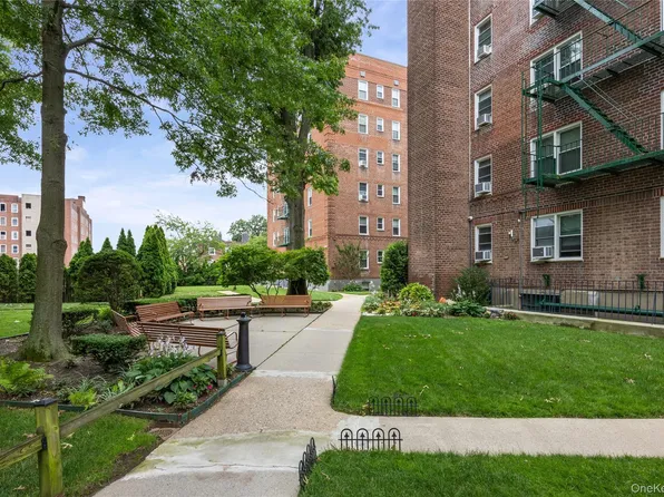 22 Mulford #2D, Hempstead, NY 11550