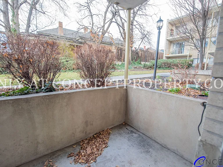 425 E 3rd Ave — Photo 78