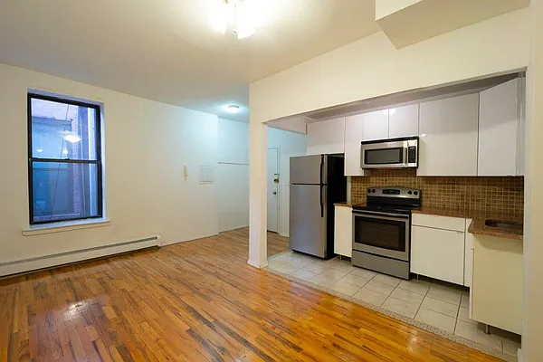 Rented by New York Casas Ltd. | media 10