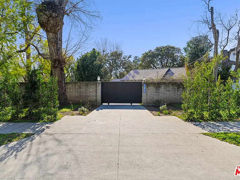 109 Homewood Rd — Photo 28
