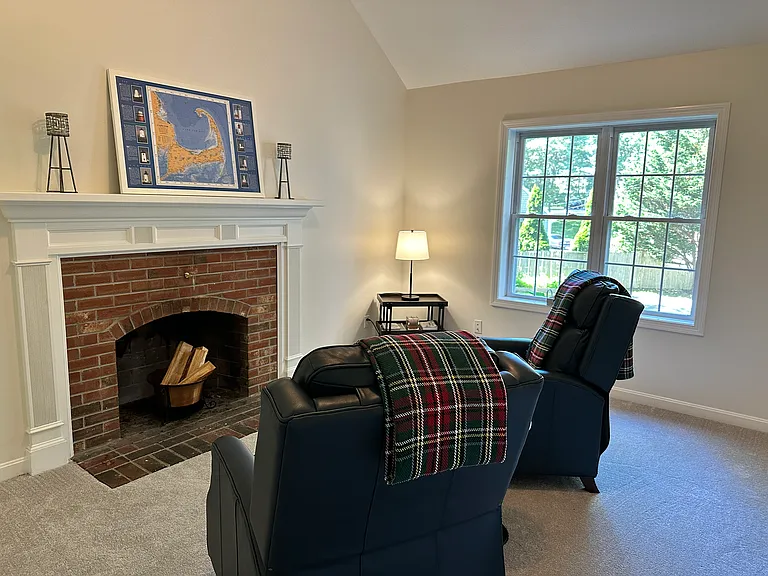 121 Old Post Rd — Photo 8