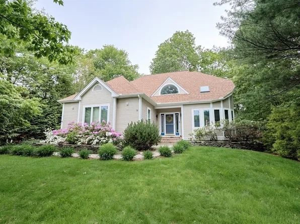 14 Thompson Ct, Stoughton, MA 02072