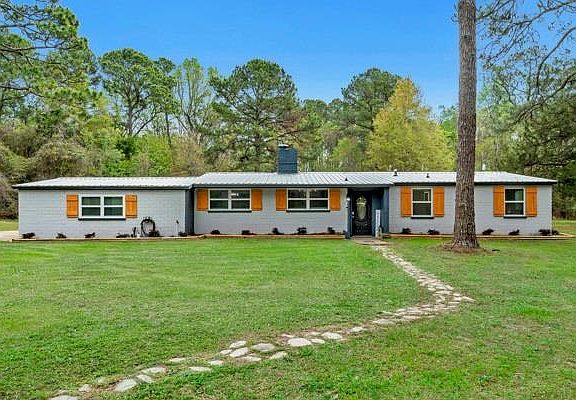 3rd image of 2460 Middle Rd