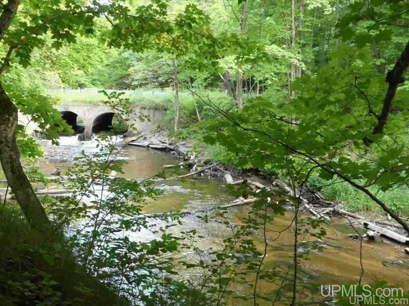 1 County Road 58, Grand Marais, MI 49839