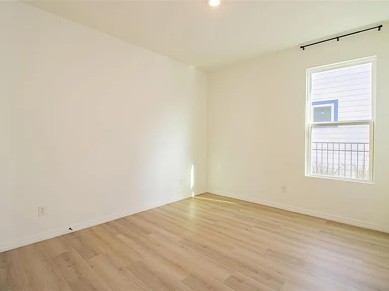 2952 Embark Trl — Photo 16