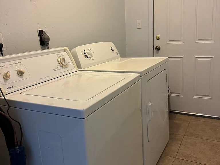 622 Carnathan Ct — Photo 5