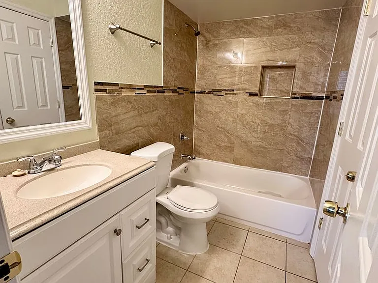 696 Youngstown Pkwy #319 — Photo 11