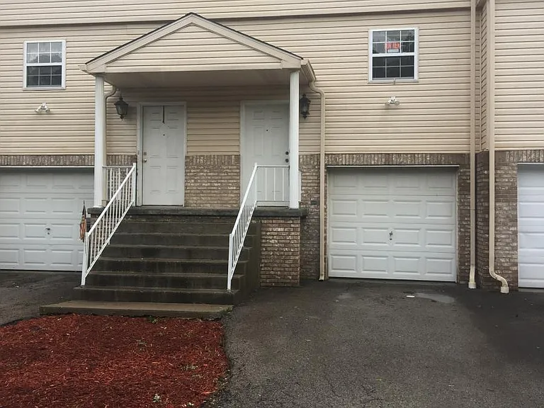 159 Londonderry Dr #F — Photo 1