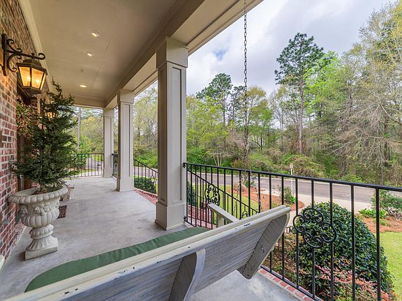 3rd image of 13 Medinah Dr