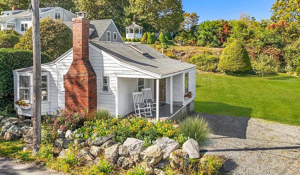 9 Gingerbread Hl, Marblehead, MA 01945 | Zillow 9 Gingerbread Hl, Marblehead, MA 01945 | Zillow