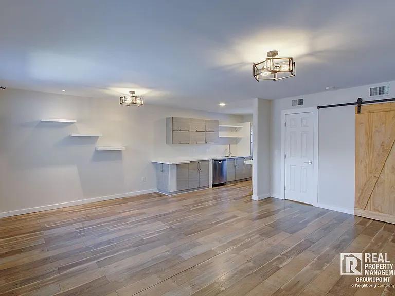 134 Congress St #B — Photo 2