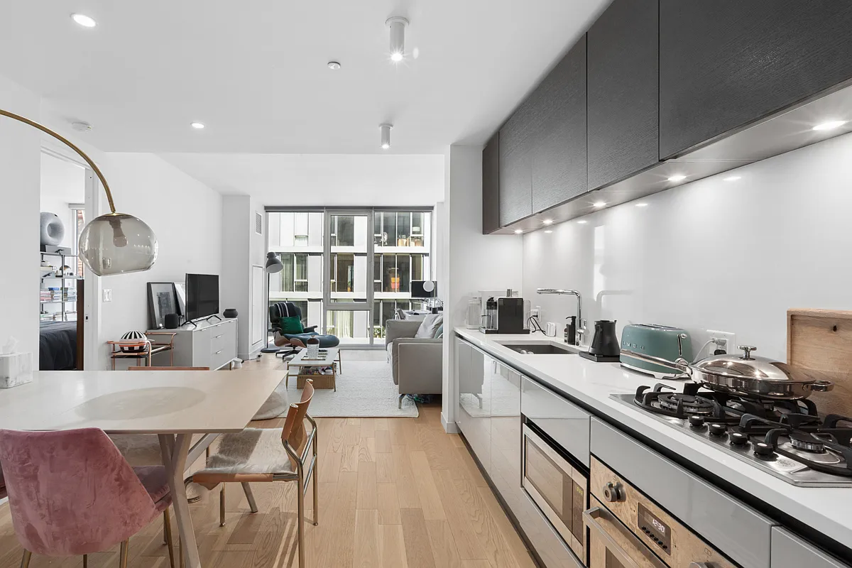 540 West 49th Street — Photo 3