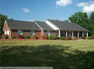 1121 Kingswood Dr, Kernersville, NC 27284