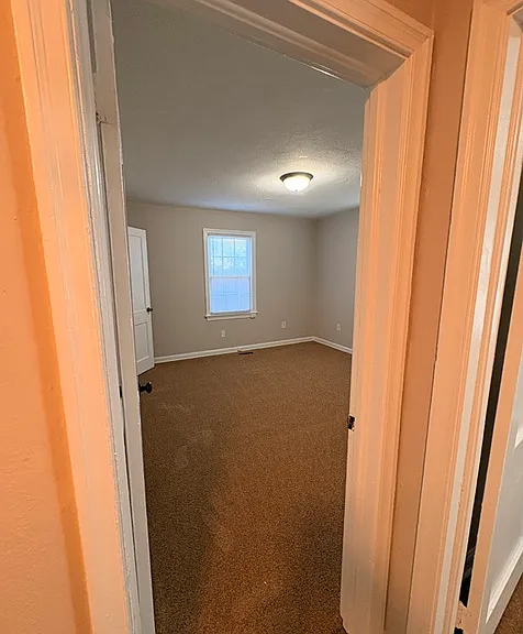 84 Madison Ln N — Photo 26