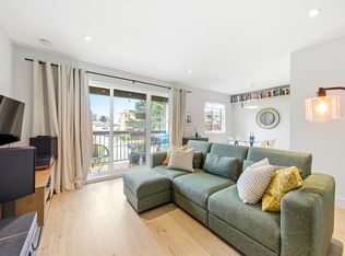 1825 W 8th Ave #304, Vancouver, BC V6J1V9