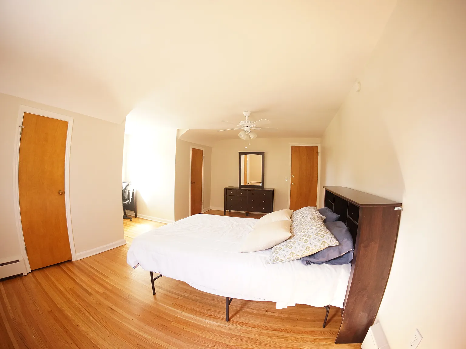 4 bed, 1650 sqft, $2,200 — Photo 1