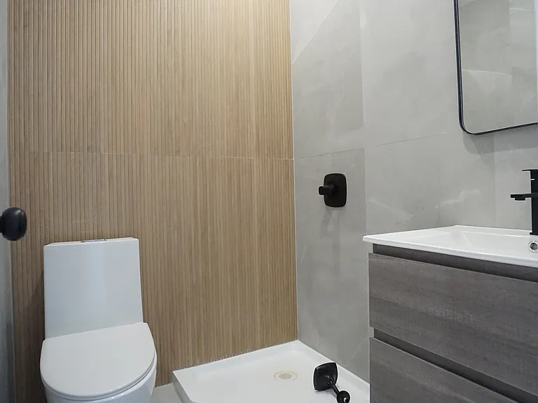 38 Cornelia St #2 — Photo 11