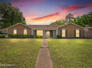 8196 Farmington Dr E, Southaven, MS 38671
