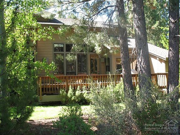 3rd image of 60462 SW Elkai Woods Dr