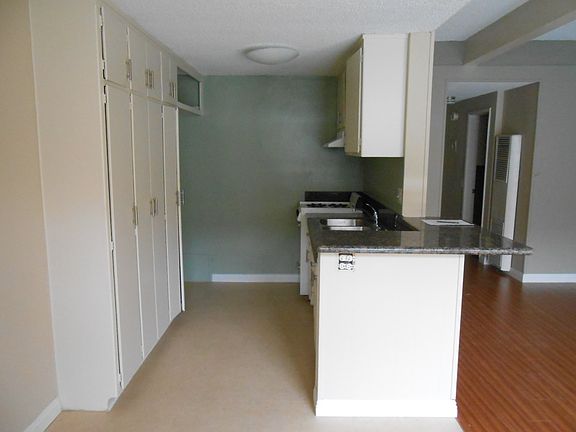 3rd image of 727 S Serrano Ave APT 12