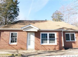 32 10th St SE, Hickory, NC 28602