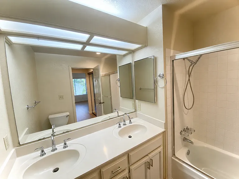 815 Praderia Cir — Photo 10