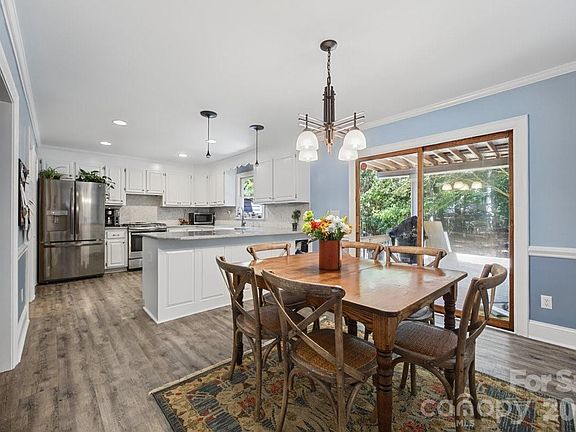 4th image of 2703 Blythe Rd