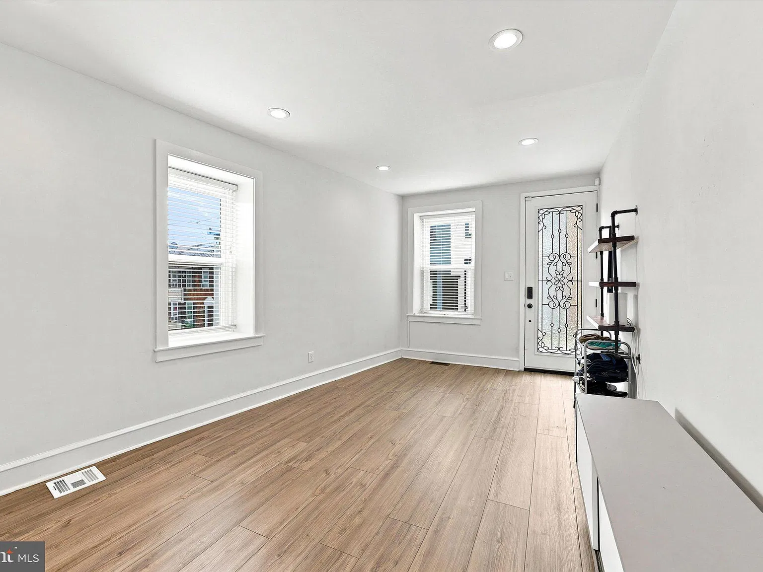 2 bed, 1.5 bath, 1344 sqft, $2,100 — Photo 3